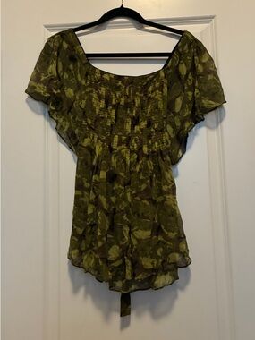 Kenar Olive Green Smocked Flutter Sleeve Blouse